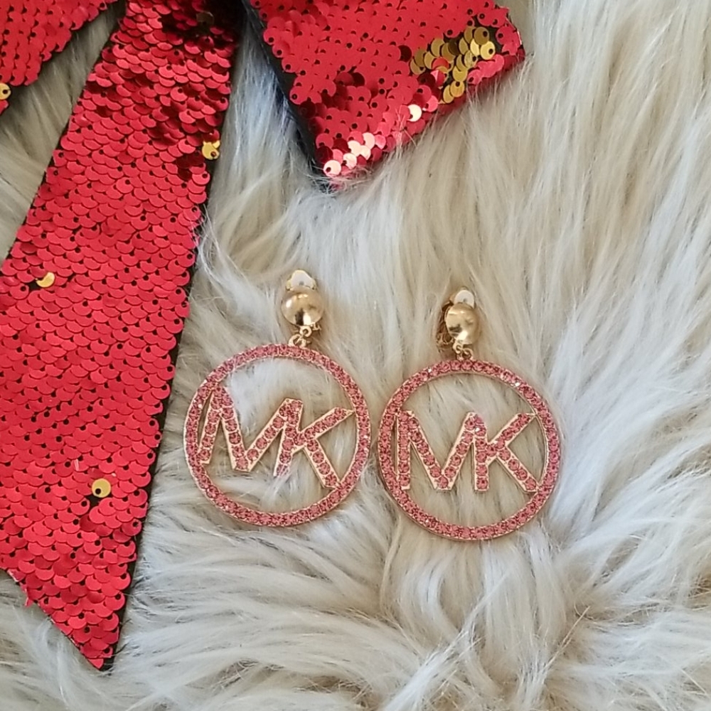 Fashion clip on earrings